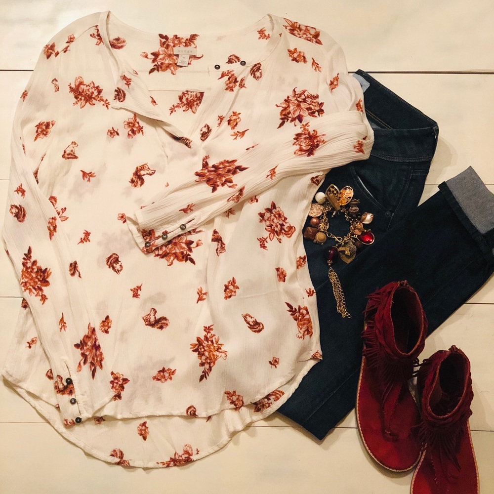 Hinge Nature Inspired Long Sleeve Top Size Medium